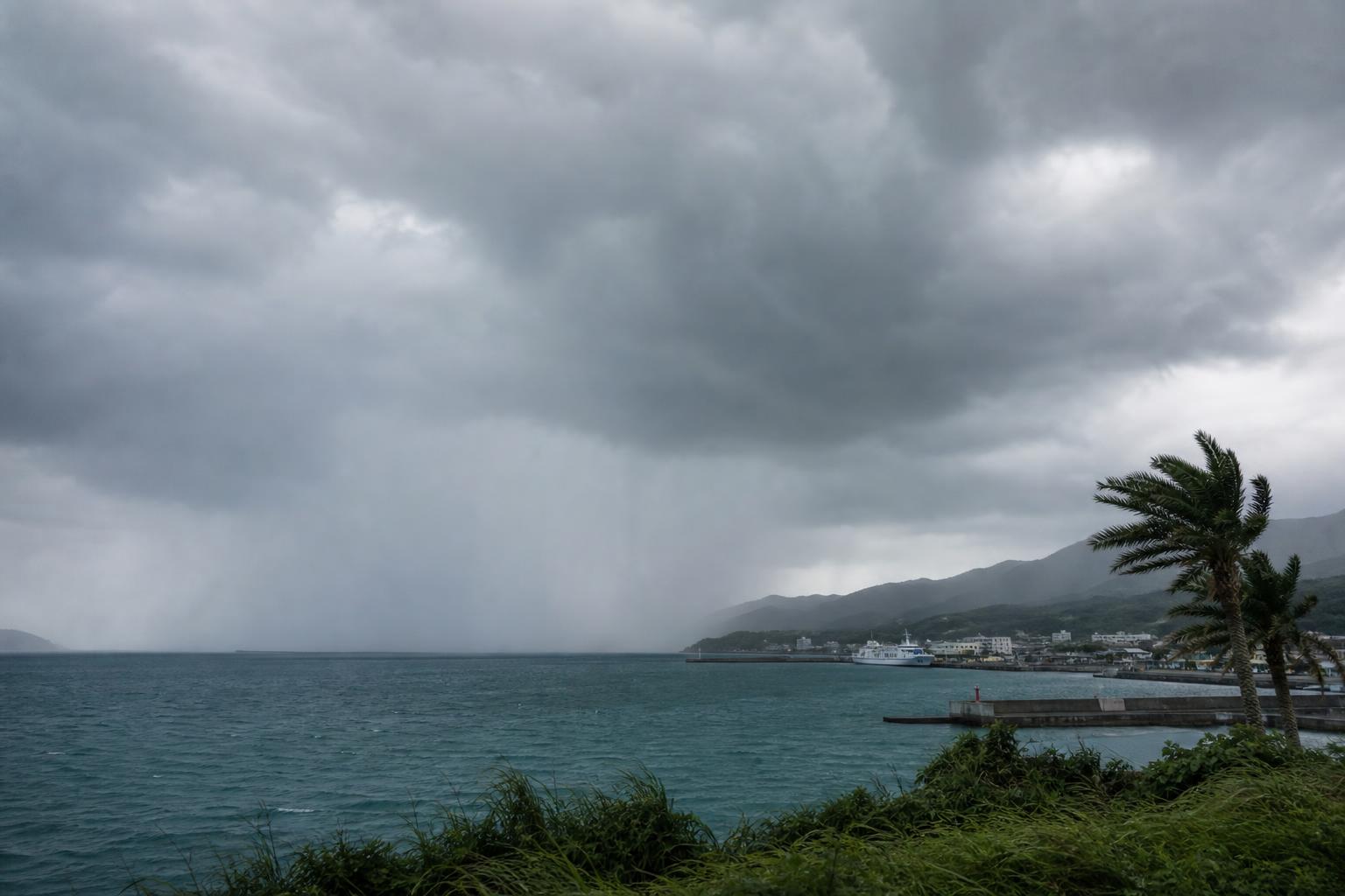 Typhoon No. 6 to approach Okinawa and Amami from June 1, with heavy rain warnings possible