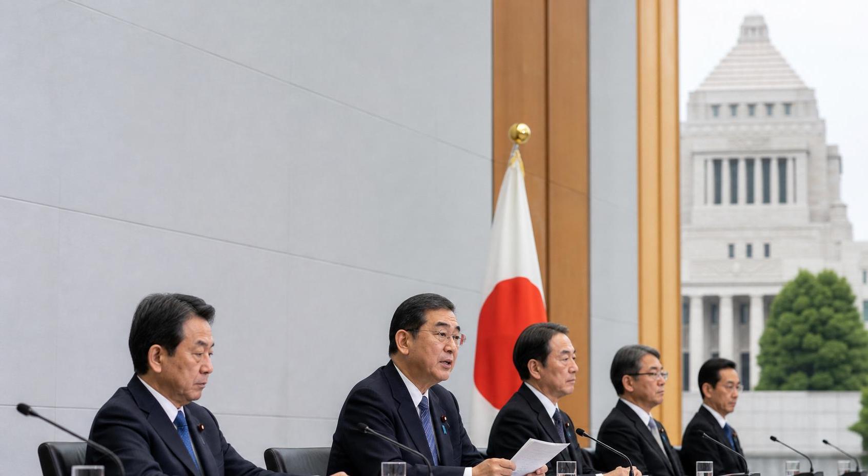 Government approves imperial household law revision to secure royal family numbers