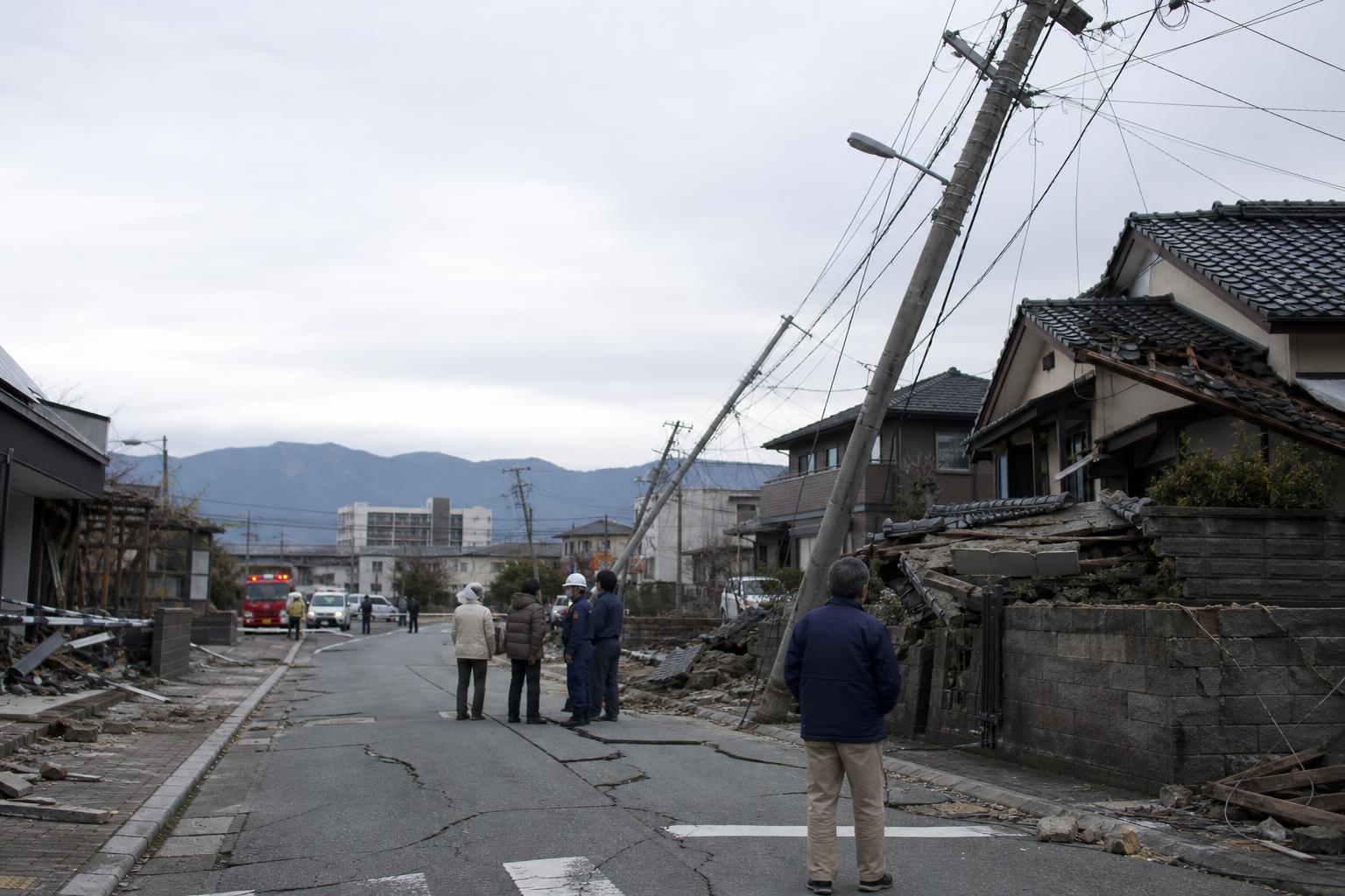 熊本震度7地震，2人死亡　停水、停電擴大
