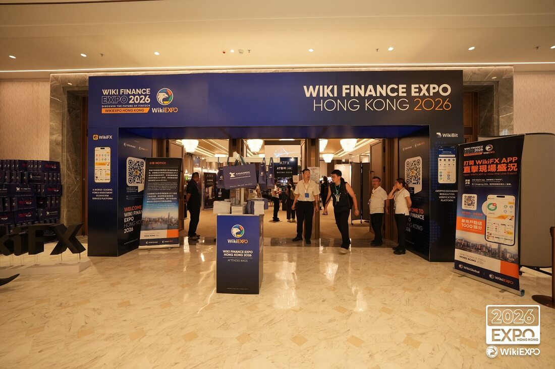 WikiEXPO HK 2026 행사장에 입장하는 관람객 모습